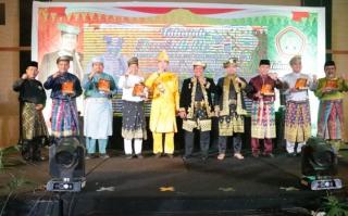 Ketua DPRD dan Wakil Ketua II Hadiri Milad Ke- 21 LLMB Riau